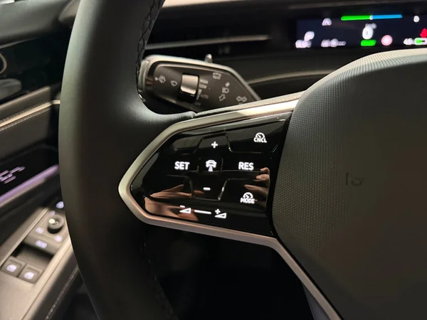 VOLKSWAGEN ID.7 Tourer (2025) — foto 18 van 20