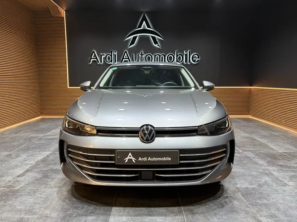 Volkswagen Passat (2024) — foto 12 van 31