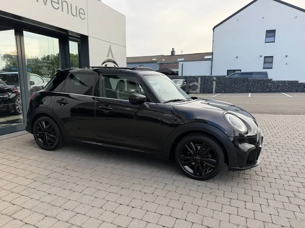 Mini Cooper (2021) — foto 15 van 25