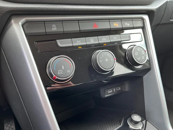 VOLKSWAGEN T-Roc (2023) — foto 7 van 20