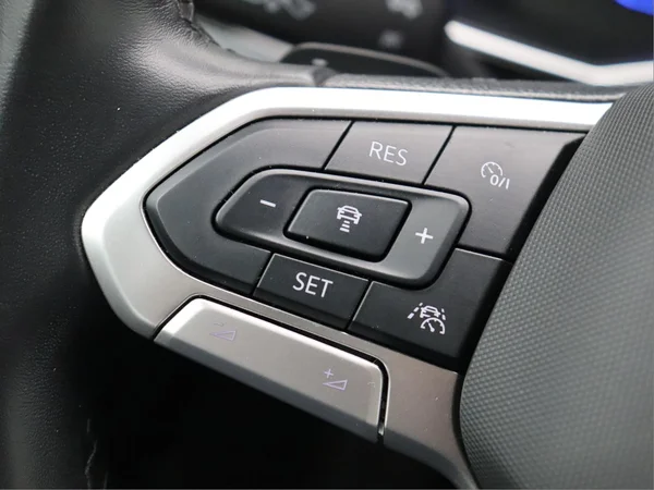 VOLKSWAGEN Taigo (2023) — foto 2 van 16