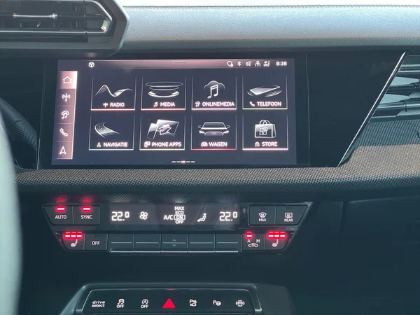 AUDI A3 Alltstreet (2025) — foto 6 van 21