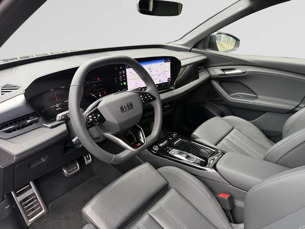 AUDI Q6 e-tron (2025) — foto 2 van 15