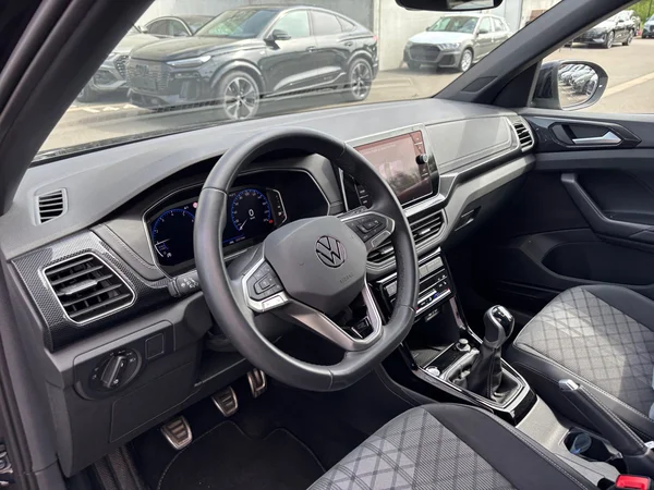 VOLKSWAGEN T-Cross (2024) — foto 3 van 22