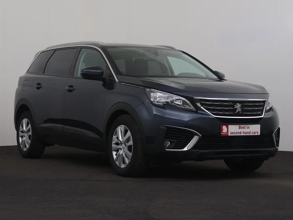 PEUGEOT 5008 (2020) — foto 18 van 23