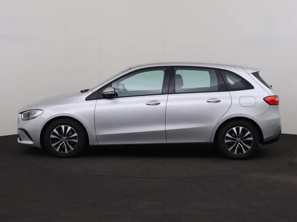 MERCEDES B 180 (2020) — foto 12 van 25