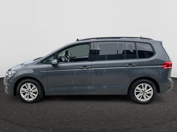 VOLKSWAGEN Touran (2025) — foto 13 van 22