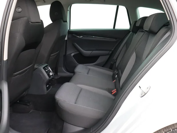SKODA Octavia Combi (2024) — foto 4 van 18