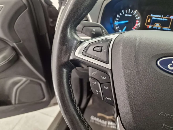Ford S-Max (2017) — foto 3 van 16