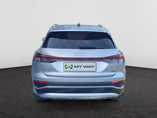 AUDI Q4 e-tron (2025) — foto 23 van 24