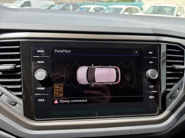 VOLKSWAGEN T-Roc (2020) — foto 19 van 20
