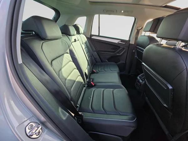 VOLKSWAGEN Tiguan (2019) — foto 11 van 24