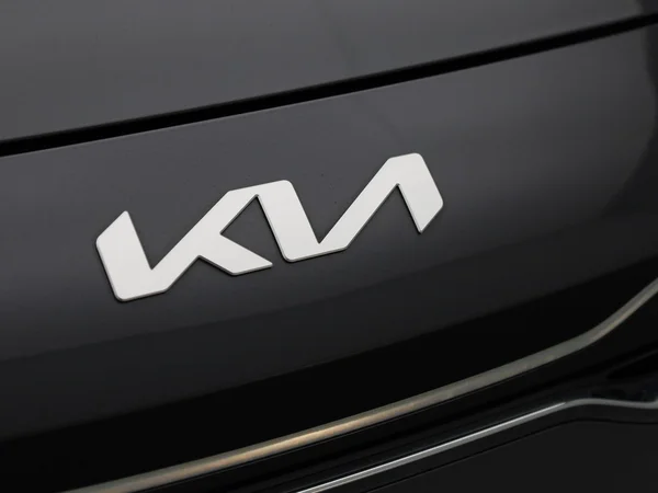Kia Rio (2023) — foto 21 van 37