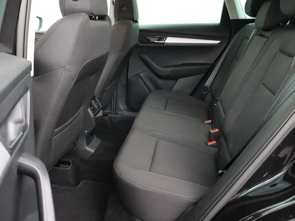 SKODA Karoq (2024) — foto 4 van 18