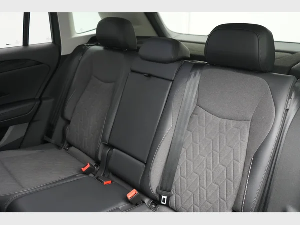 VOLKSWAGEN Tiguan eHybrid (PHEV) (2025) — foto 24 van 30