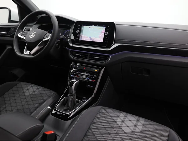VOLKSWAGEN T-Cross (2024) — foto 13 van 19