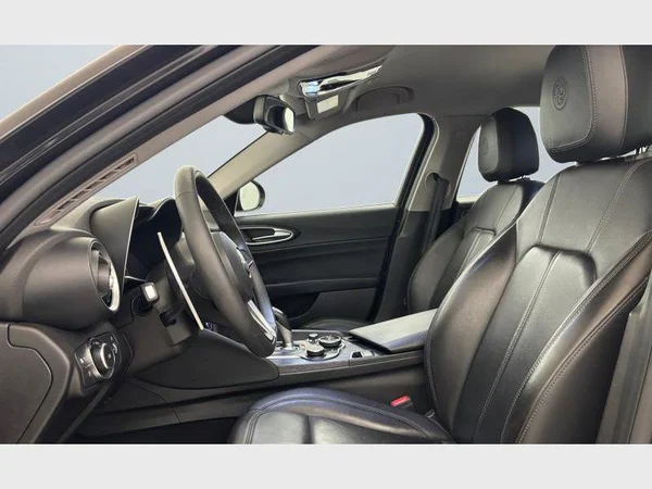 Alfa Romeo Giulia (2020) — foto 26 van 26