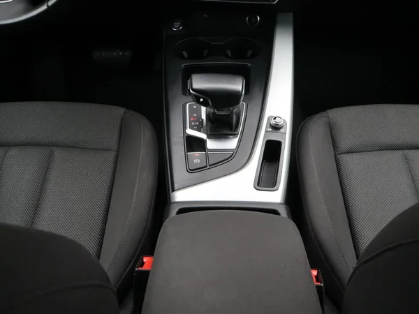 Audi A4 (2022) — foto 24 van 26