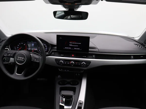 AUDI A4 Avant (2023) — foto 12 van 16