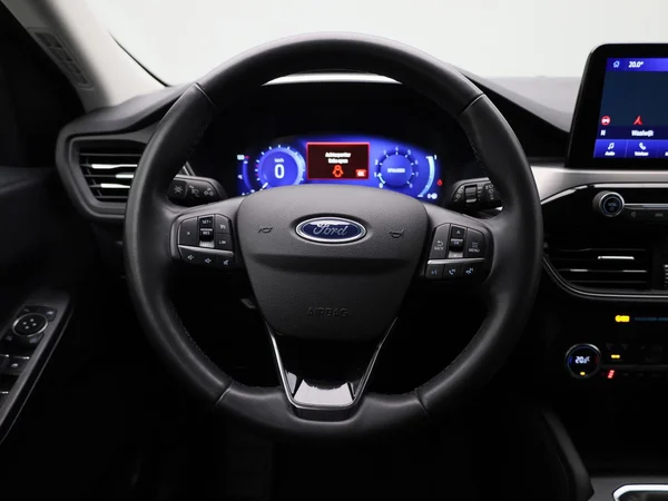 Ford Kuga (2022) — foto 39 van 41