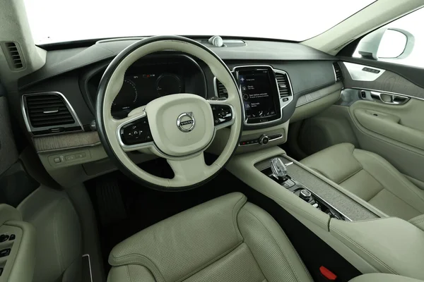 Volvo XC90 (2021) — foto 2 van 16