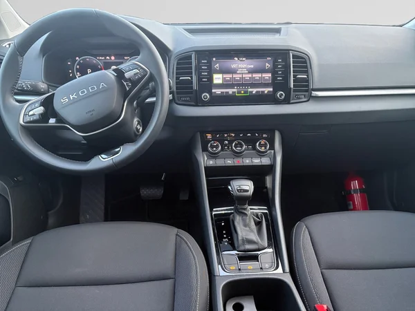 SKODA Karoq (2025) — foto 10 van 23