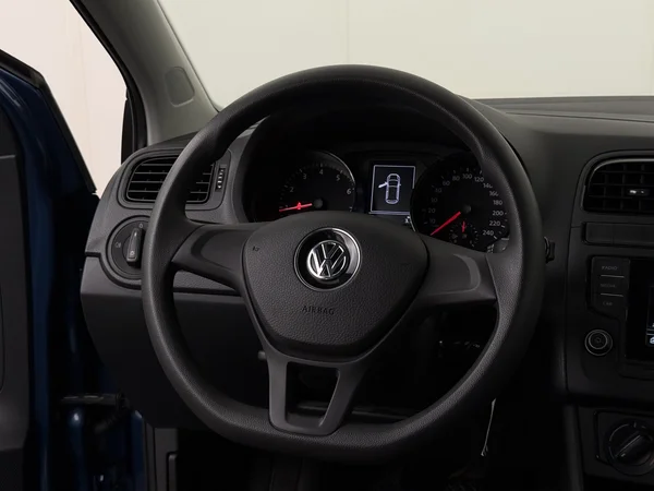 VOLKSWAGEN Polo (2017) — foto 10 van 20