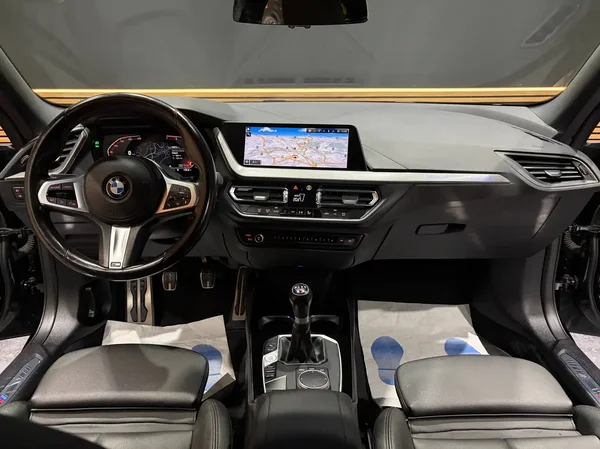 Bmw 218 (2021) — foto 23 van 24