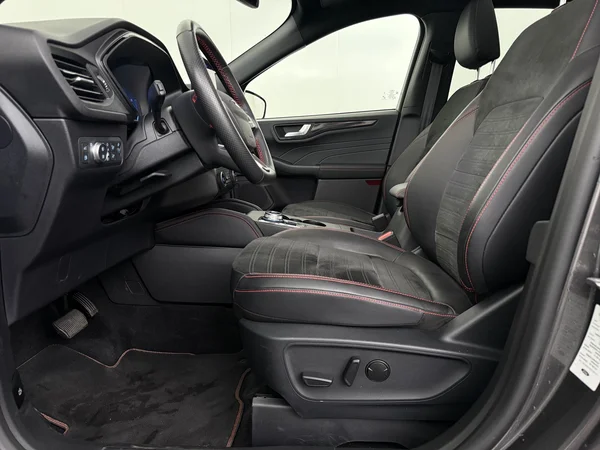 FORD Kuga (2022) — foto 2 van 36