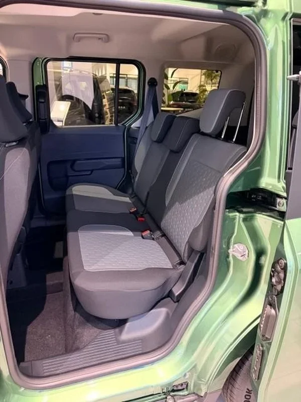 Ford Tourneo Courier (2026) — foto 12 van 12