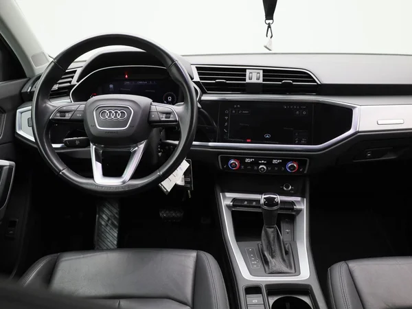 Audi Q3 (2022) — foto 36 van 38