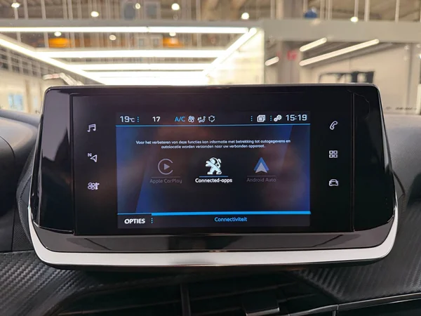 Peugeot 2008 (2023) — foto 15 van 29