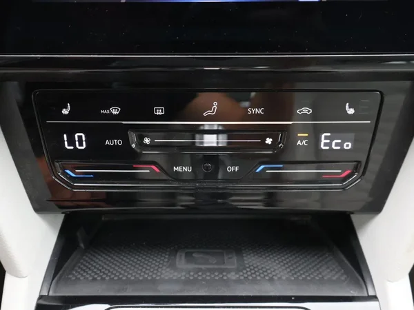 Volkswagen Passat (2023) — foto 6 van 29