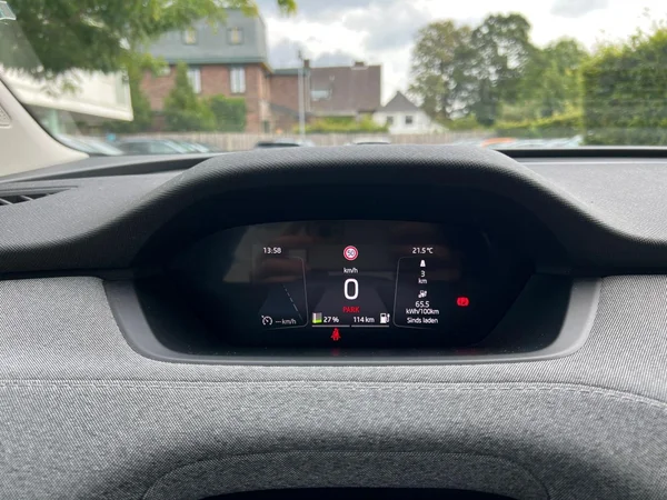SKODA Enyaq (2022) — foto 6 van 24