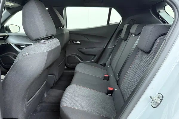 Peugeot 2008 (2025) — foto 15 van 16