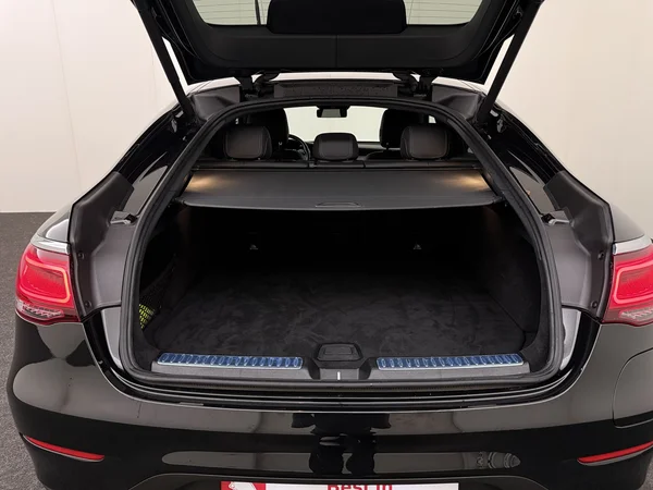 MERCEDES GLC 300 (2021) — foto 8 van 32