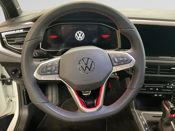 VOLKSWAGEN Polo GTI (2025) — foto 4 van 24