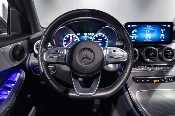 Mercedes-Benz GLC (2022) — foto 17 van 38