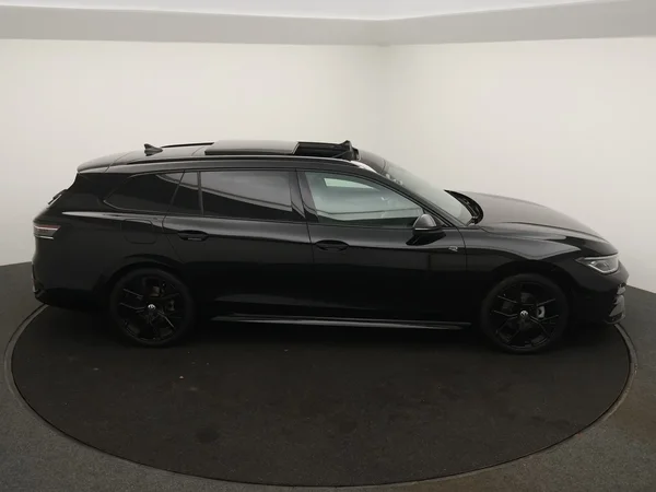 Volkswagen Passat (2024) — foto 27 van 32