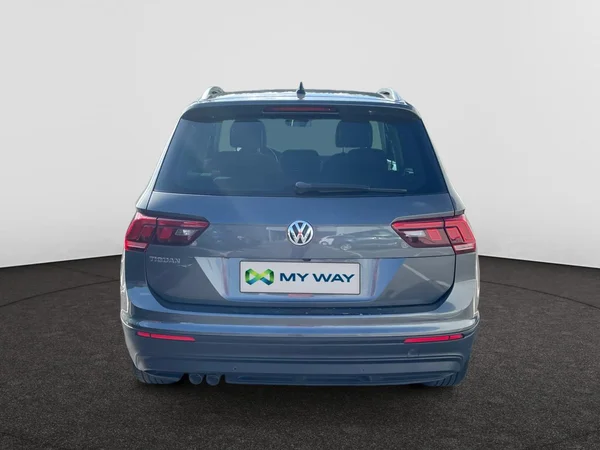 VOLKSWAGEN Tiguan (2019) — foto 16 van 21