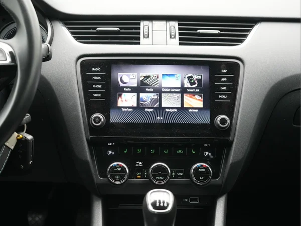 SKODA Octavia Combi (2020) — foto 10 van 38