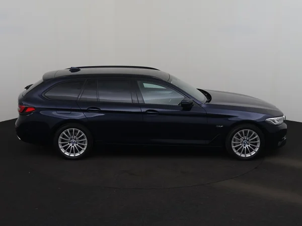 BMW 530 (2022) — foto 30 van 34