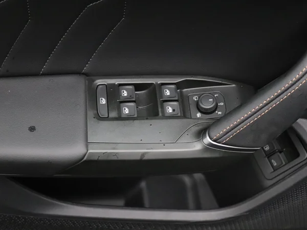 CUPRA Leon ST (2025) — foto 17 van 25