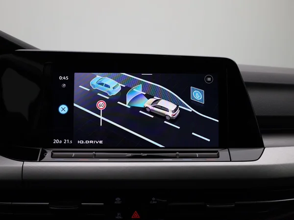 Volkswagen Golf (2021) — foto 14 van 40