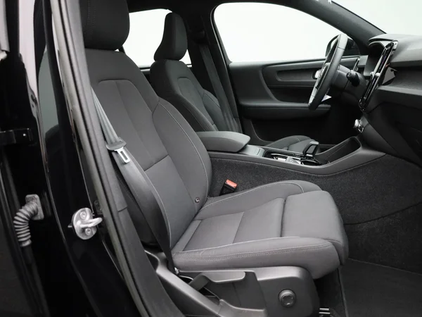 Volvo XC40 (2023) — foto 27 van 39