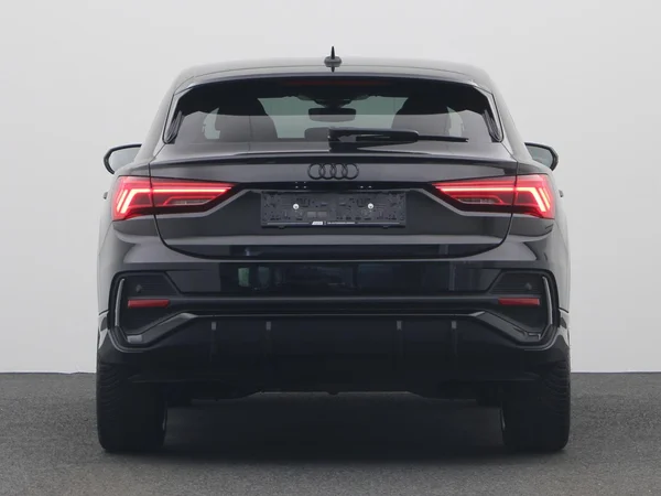 AUDI Q3 Sportback (2025) — foto 19 van 22