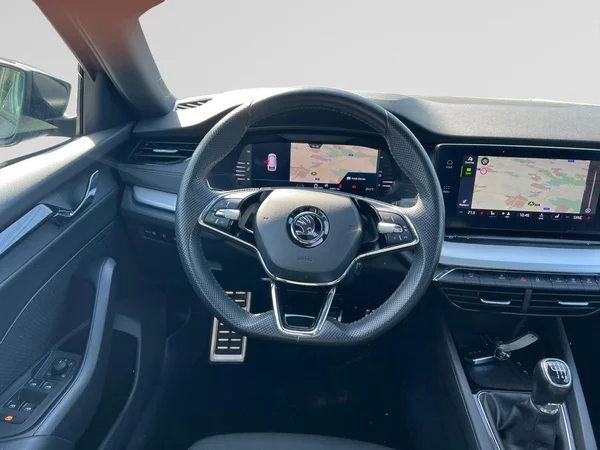 SKODA Octavia SW (2022) — foto 16 van 18