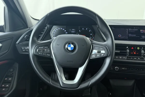 BMW 1 Hatch (F40) (2021) — foto 2 van 29
