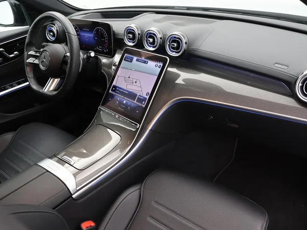 Mercedes-Benz C-Klasse (2022) — foto 23 van 32