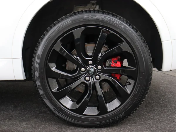 Land Rover Discovery Sport (2023) — foto 7 van 31